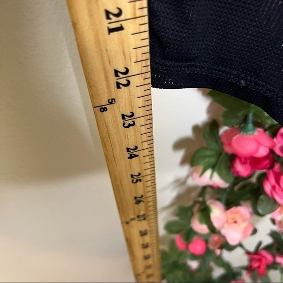 Fabletics Gray Black Floral Capri Mesh Leggings Fitness Running Gym Medium - Picture 4 of 5